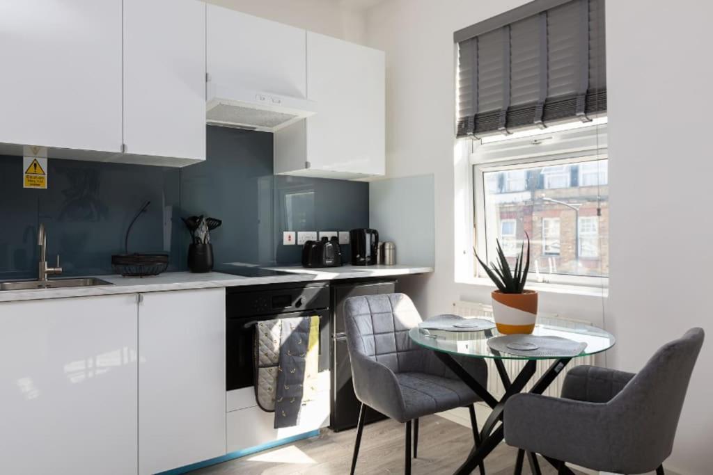 Studio Apt, 8 Min Walk From Tube 3 London Exteriör bild