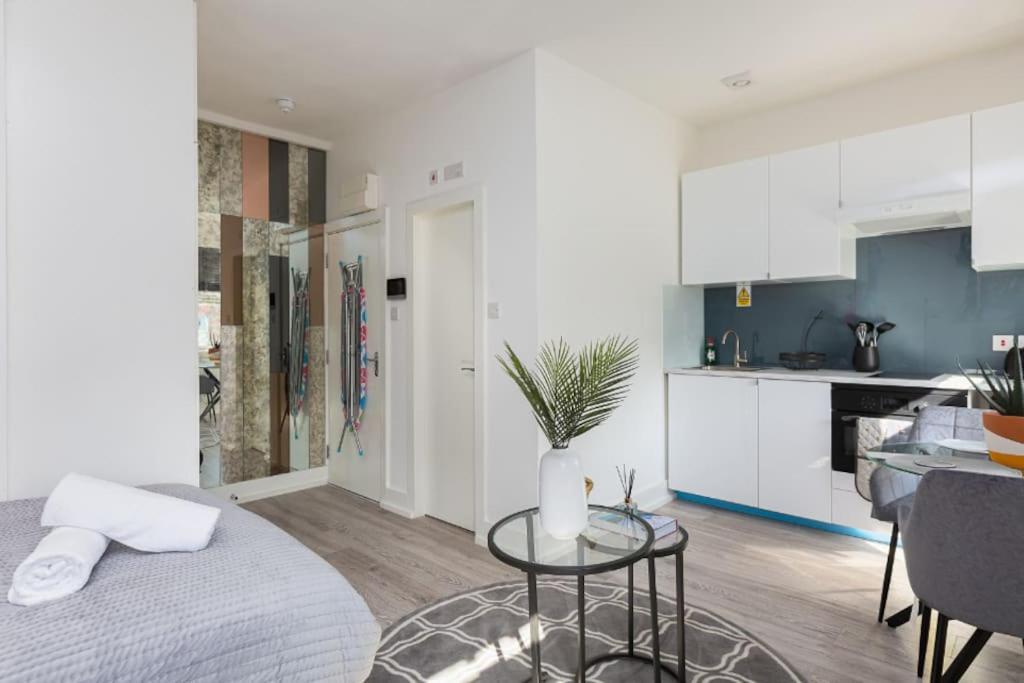 Studio Apt, 8 Min Walk From Tube 3 London Exteriör bild
