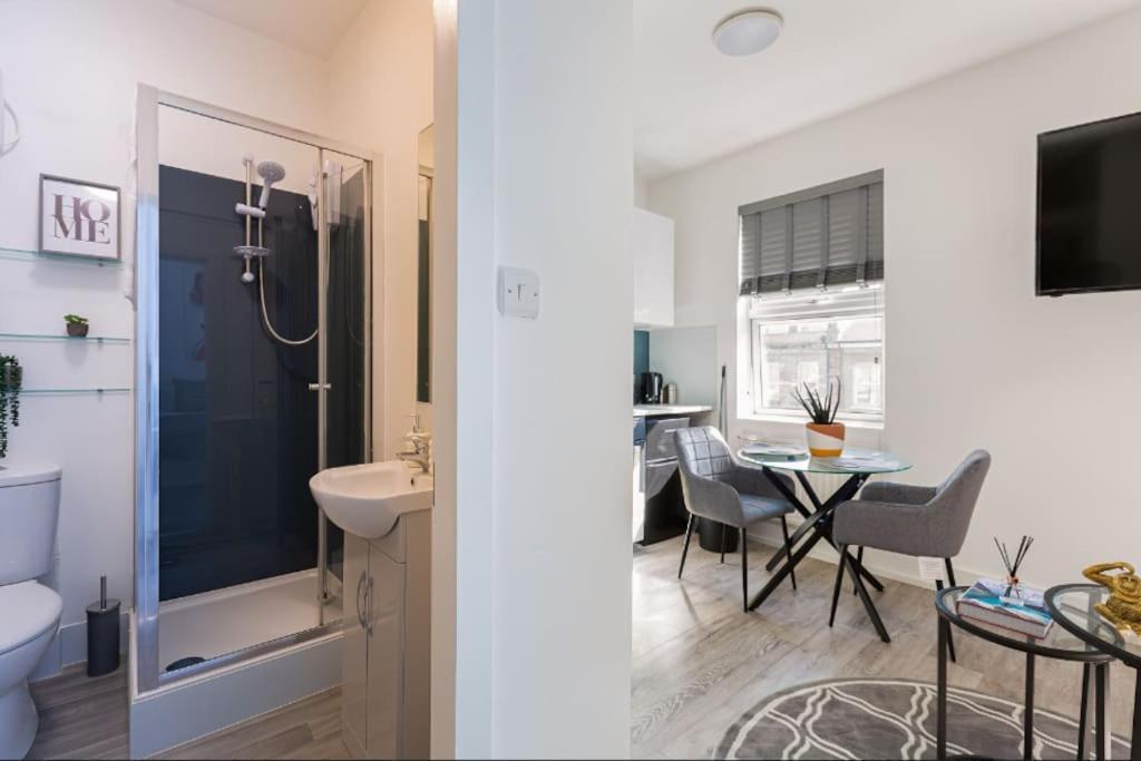 Studio Apt, 8 Min Walk From Tube 3 London Exteriör bild